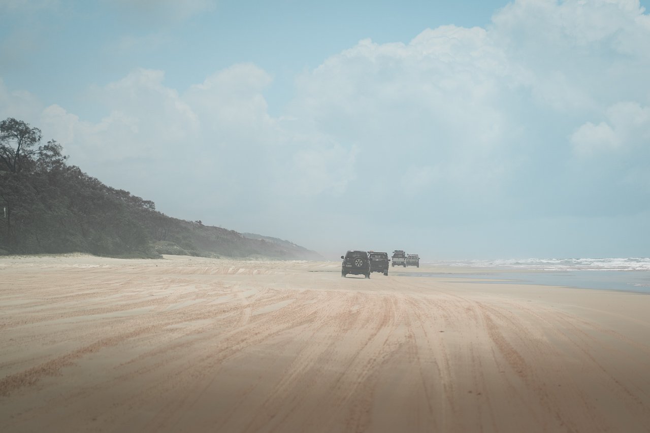 Fraser Island - Beach ride Zone 314-WEB41 4WD on Fraser Island - Driving on 75-Mile Beach