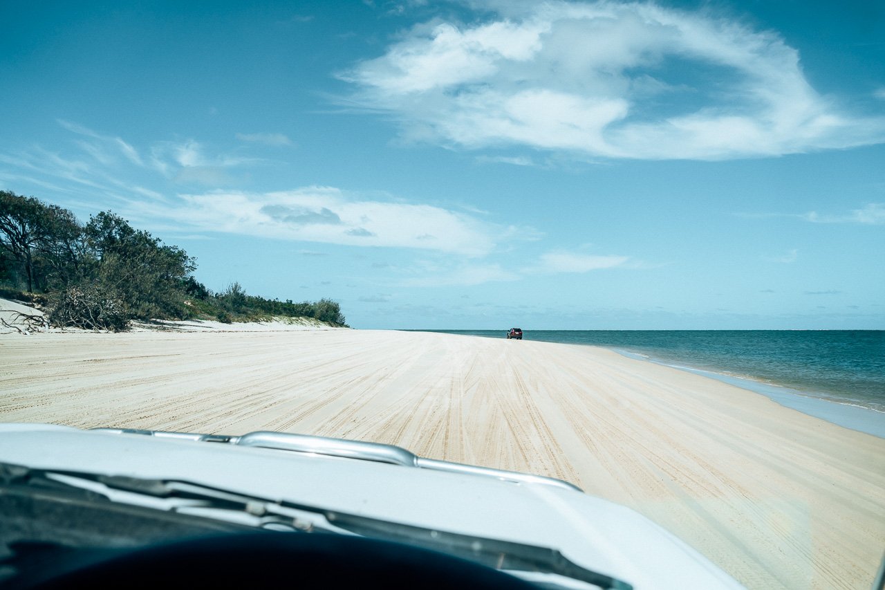 Fraser Island - Driving to Eurong on the beach2-WEB4 Beachdrive to Eurong - 4WD on Fraser Island: The perfect adventure in 3 days
