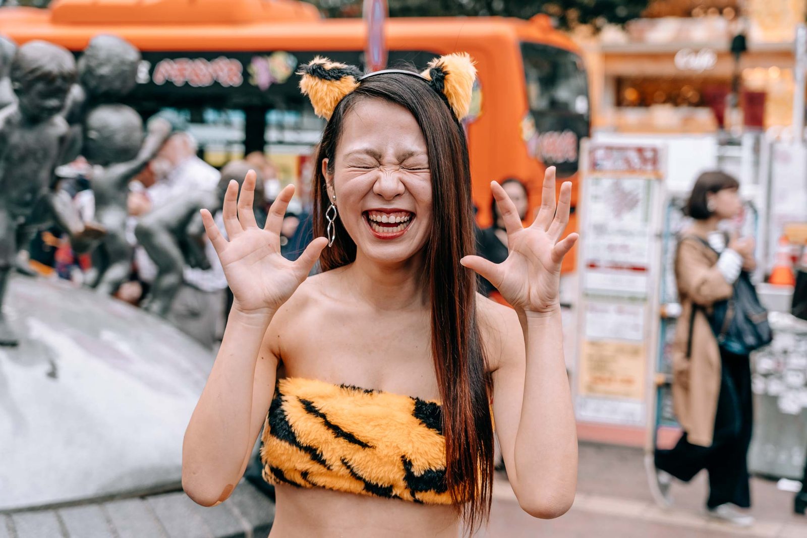 Shinjuku Sreet performer